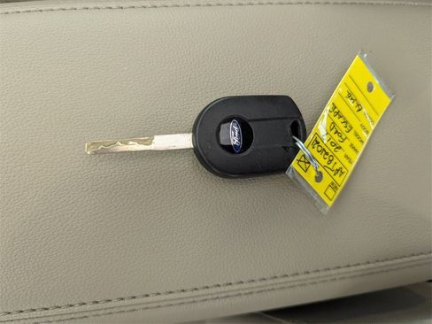 Used 2017 Ford Escape SE w/ SE Cold Weather Package image 27