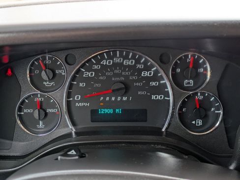 Used 2024 Chevrolet Express 2500 w/ Driver Convenience Package image 18