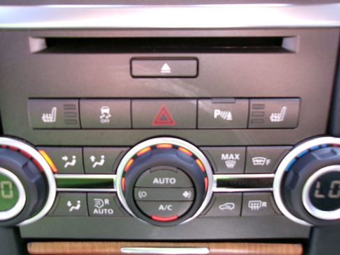 Used 2016 Land Rover LR4 HSE image 18