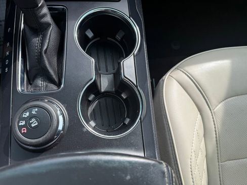 Used 2017 Ford Explorer Platinum image 24