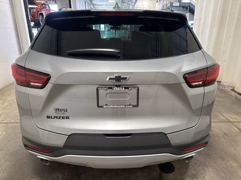 Used 2023 Chevrolet Blazer LT w/ Convenience Package FWD image 5