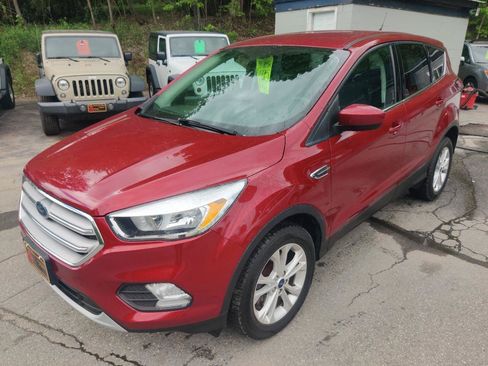 Used 2019 Ford Escape SE AWD/4WD image 2