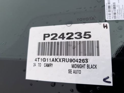 Used 2024 Toyota Camry SE FWD image 33