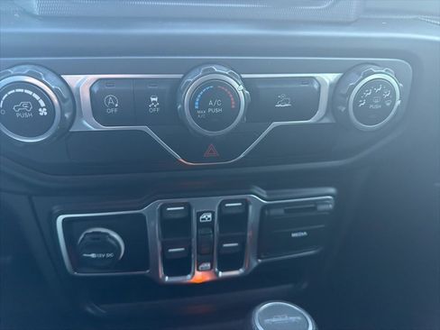 Used 2020 Jeep Gladiator Sport w/ Quick Order Package 24S image 19