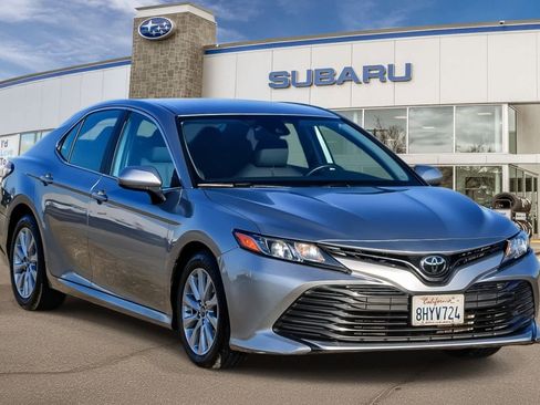 Used 2019 Toyota Camry L image 5