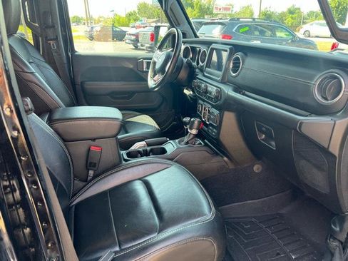 Used 2019 Jeep Wrangler Unlimited Sahara w/ Safety Group AWD/4WD image 12