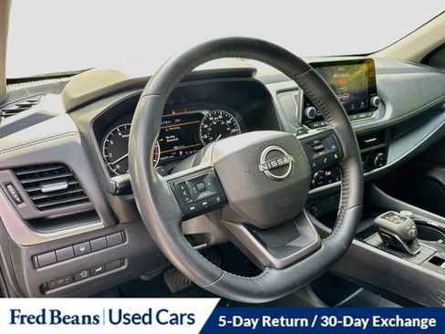 Used 2025 Nissan Rogue SV AWD/4WD image 11