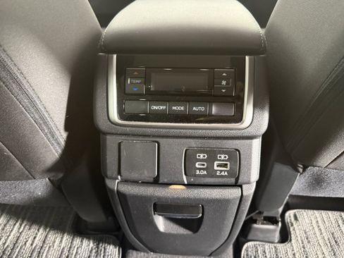 Used 2025 Subaru Ascent Premium AWD/4WD image 13
