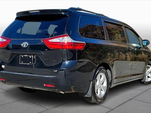 Certified 2017 Toyota Sienna LE image 12