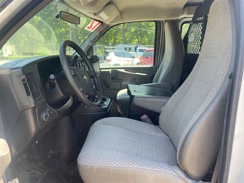 Used 2012 Chevrolet Express 2500 RWD image 9