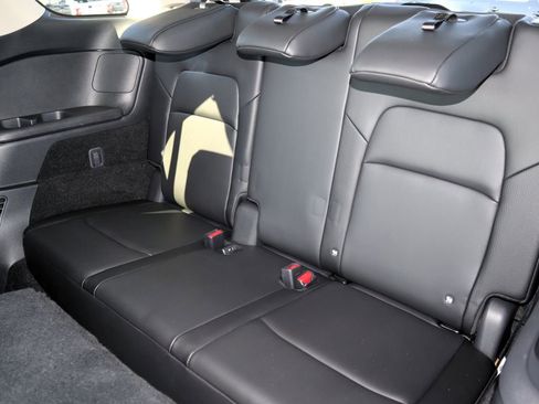 Used 2024 Nissan Pathfinder SL image 10