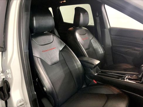Used 2025 Jeep Compass Trailhawk AWD/4WD image 24