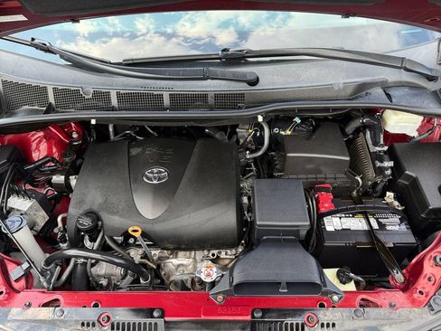 Used 2020 Toyota Sienna SE w/ Nightshade Edition AWD/4WD image 35