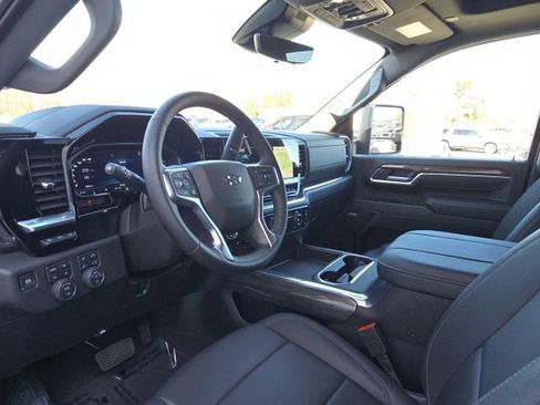 Used 2025 Chevrolet Silverado 3500 LTZ w/ LTZ Plus Package image 26