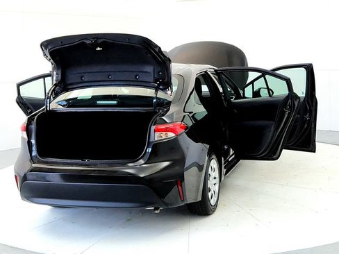 Used 2024 Toyota Corolla LE FWD image 11