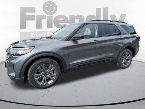 Used 2026 Ford Explorer Active w/ Active Comfort Package AWD/4WD image 2
