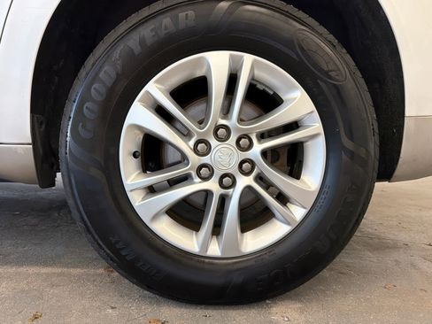 Used 2018 Buick Enclave Essence FWD image 7