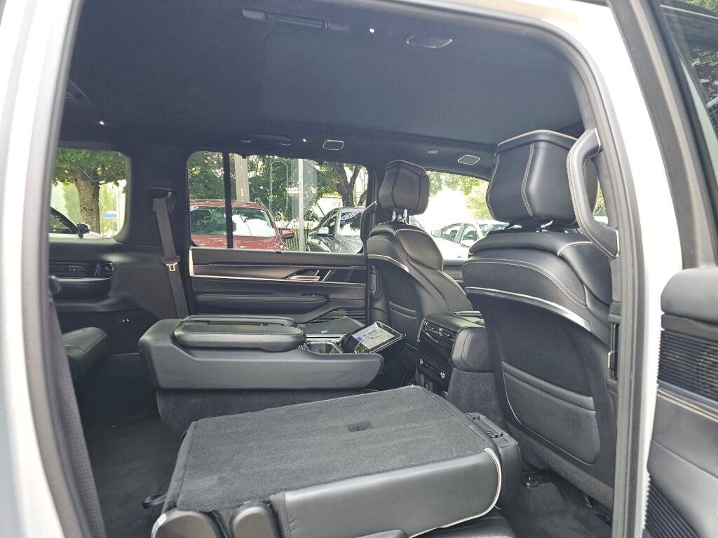 Used 2024 Jeep Grand Wagoneer L Series II w/ Quick Order Packagew 28T AWD/4WD image 14