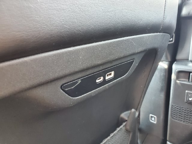 Used 2025 Chrysler Pacifica Limited FWD image 16