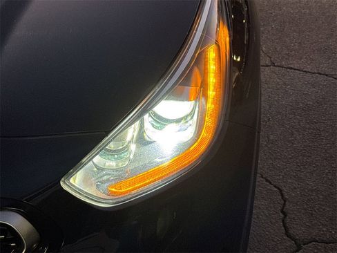 Used 2019 Kia Niro EX Premium w/ Sunroof Package image 10