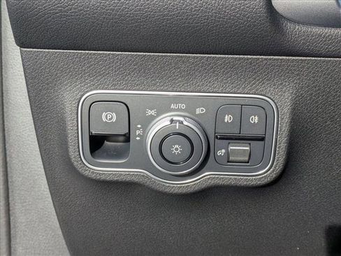 New 2026 Mercedes-Benz GLB 250 4MATIC image 19