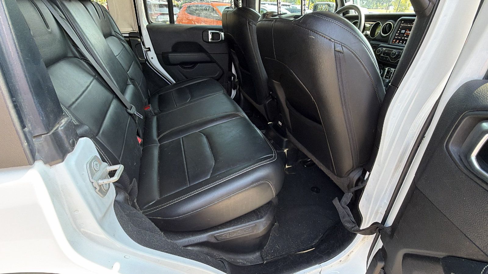 Used 2023 Jeep Wrangler Unlimited Sahara AWD/4WD image 20