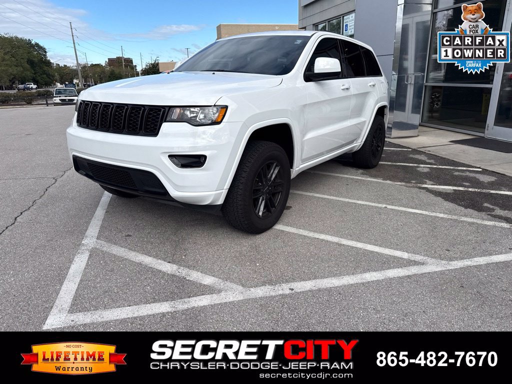 Used 2022 Jeep Grand Cherokee Laredo X AWD/4WD image 3