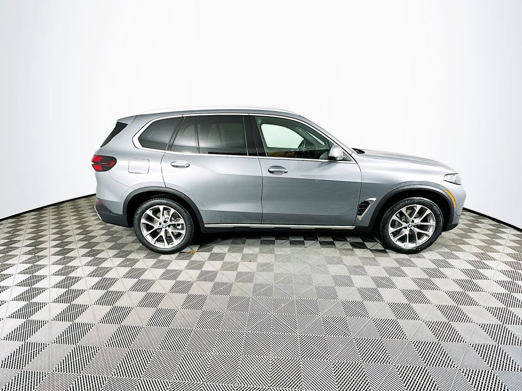Used 2026 BMW X5 xDrive40i w/ Climate Comfort Package AWD/4WD image 9