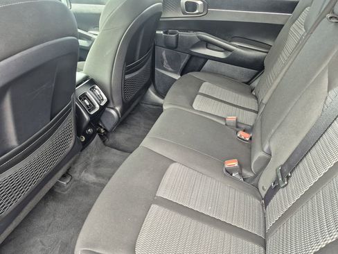 Used 2022 Kia Sorento LX image 13