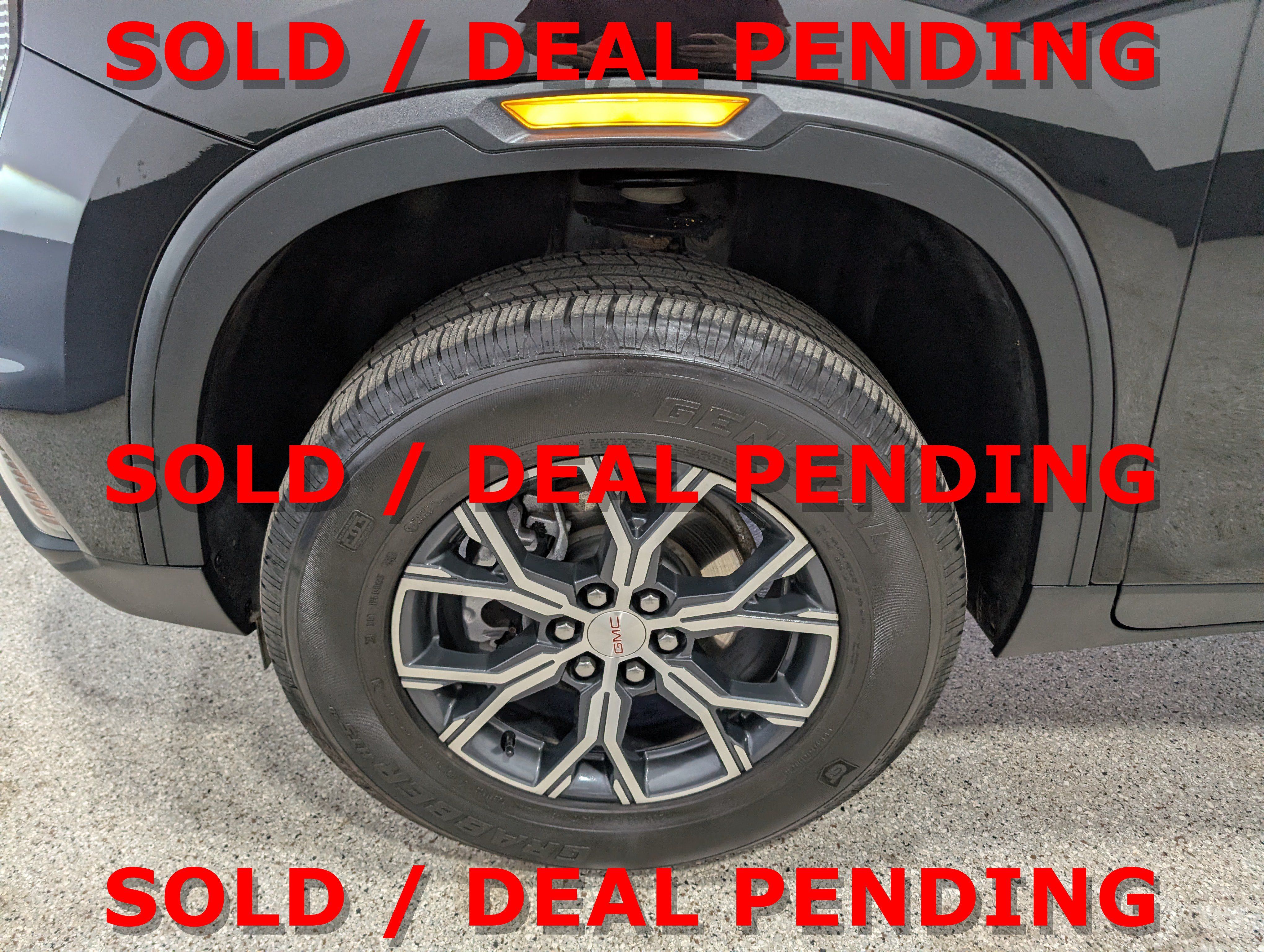 Used 2024 GMC Acadia AT4 w/ Luxury Package AWD/4WD image 9