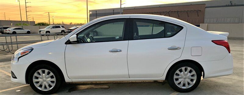 Used 2018 Nissan Versa SV FWD image 2