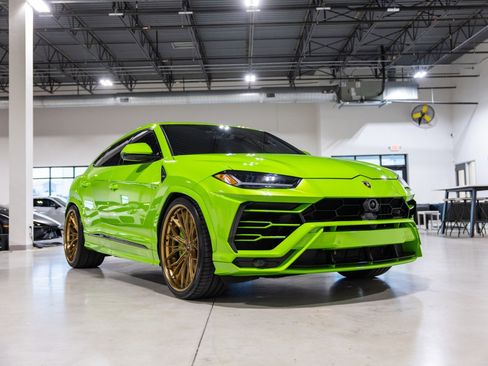 Used 2022 Lamborghini Urus image 3