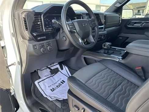 Used 2025 Chevrolet Silverado 1500 ZR2 w/ Technology Package image 10