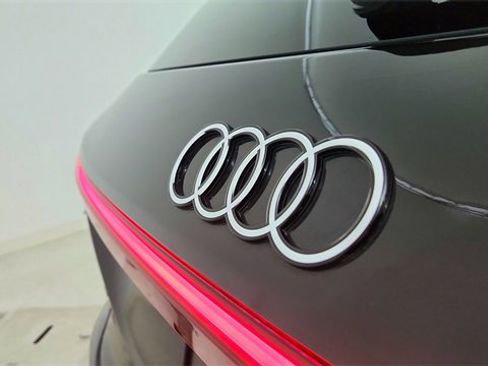 Used 2025 Audi Q6 e-tron Premium Plus w/ Premium Plus image 17