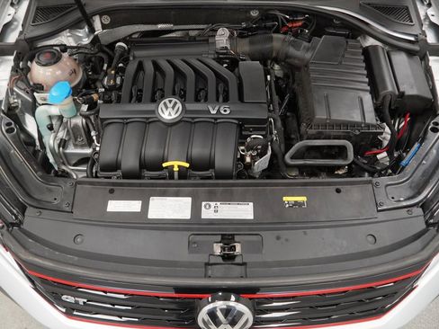 Used 2018 Volkswagen Passat 3.6 image 50
