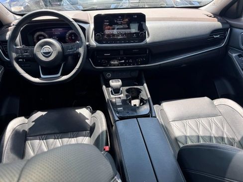 Certified 2023 Nissan Rogue Platinum w/ Platinum Premium Package FWD image 12