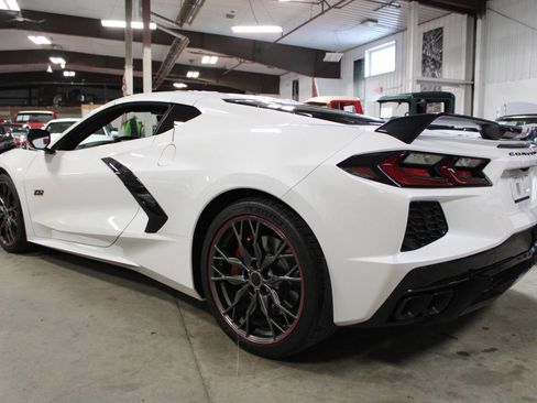 Used 2023 Chevrolet Corvette Stingray Premium Cpe w/ Z51 Performance Package image 4