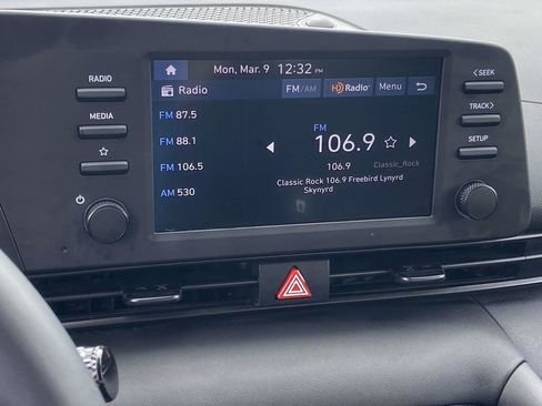 Certified 2025 Hyundai Elantra Sport FWD image 23