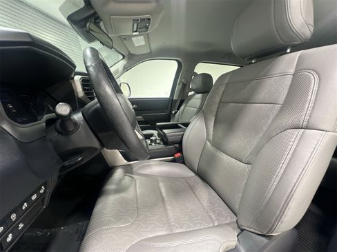 Used 2022 Toyota Tundra SR5 w/ SR5 Premium Package image 11