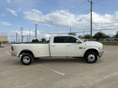 Used 2018 RAM 3500 Laramie Longhorn image 6