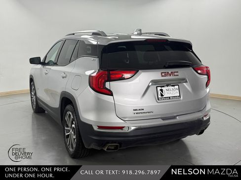 Used 2020 GMC Terrain SLT w/ Preferred Package FWD image 8