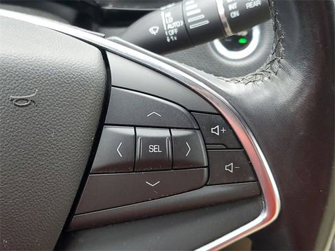 Used 2018 Cadillac XT5 FWD image 23