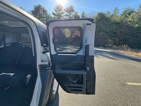 Used 2005 Honda Element EX image 11