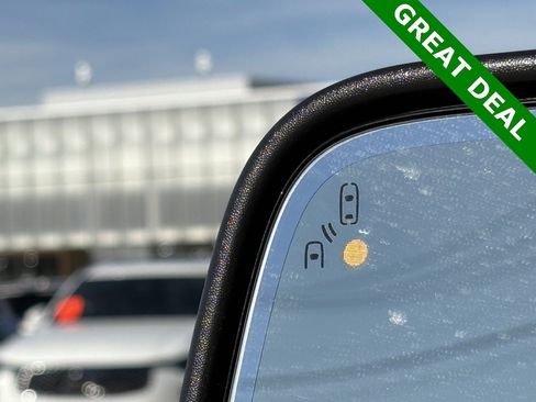 Used 2017 Ford Explorer XLT w/ Equipment Group 202A image 11