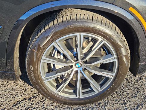 Used 2026 BMW X5 xDrive50e w/ M Sport Package image 9