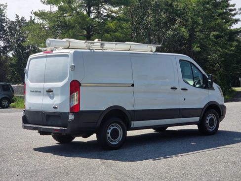 Used 2015 Ford Transit 250 130 Low Roof RWD image 9