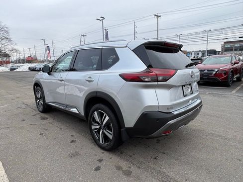 Used 2023 Nissan Rogue SL image 5