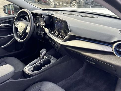 Used 2024 Chevrolet Trax LS image 26