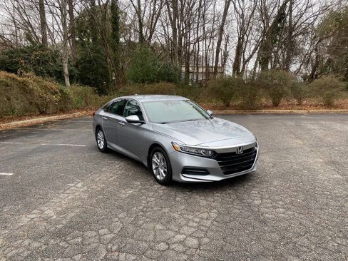 Used 2018 Honda Accord LX image 5