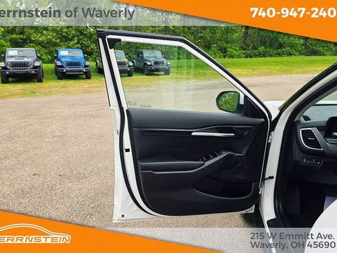 Used 2024 Kia Seltos LX AWD/4WD image 13